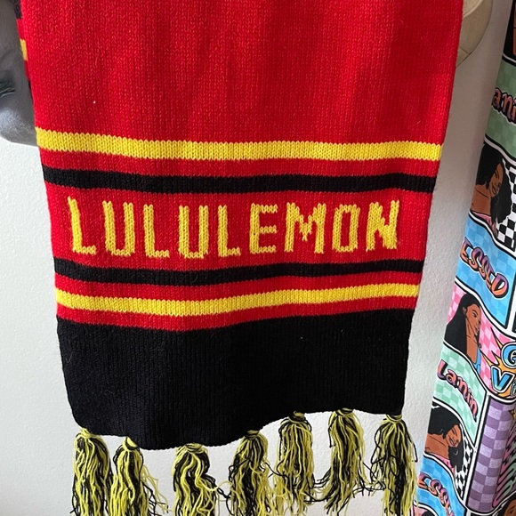 Lululemon Athletica acrylic scarf, wrap, 52 inches long, new, fall winter. - Picture 5 of 6